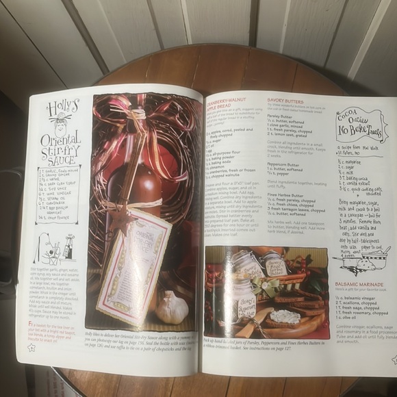 3 Goose Berry Patch Christmas cookbooks - Picture 5 of 7